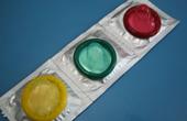 Британские школьники получат талоны на бесплатные презервативы