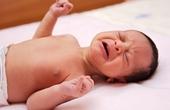 Американские ученые объяснили причину кишечных колик у младенцев