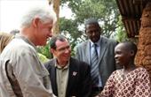 Билл Клинтон договорился о льготах для беднейших стран при закупке препаратов против ВИЧ-инфекции
