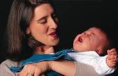 Фотография плачущего или смеющегося ребенка повышает активность центров удовольствия в мозге матери