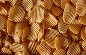 Картофельные чипсы и соленые орехи – лучшее лекарство от стресса