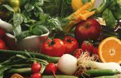 Диапазон бактерий на свежих фруктах, овощах меняется в зависимости от типа продукции и методов выращивания