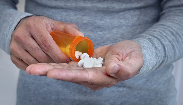 Использование антибиотиков может увеличить риск злоупотребления опиоидами