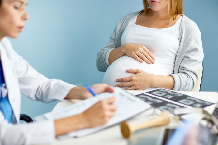 Как беременных и новорожденных защищают от нового коронавируса в роддомах и перинатальных центрах